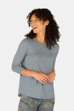 Sherpa Asha 3/4 Sleeve Top